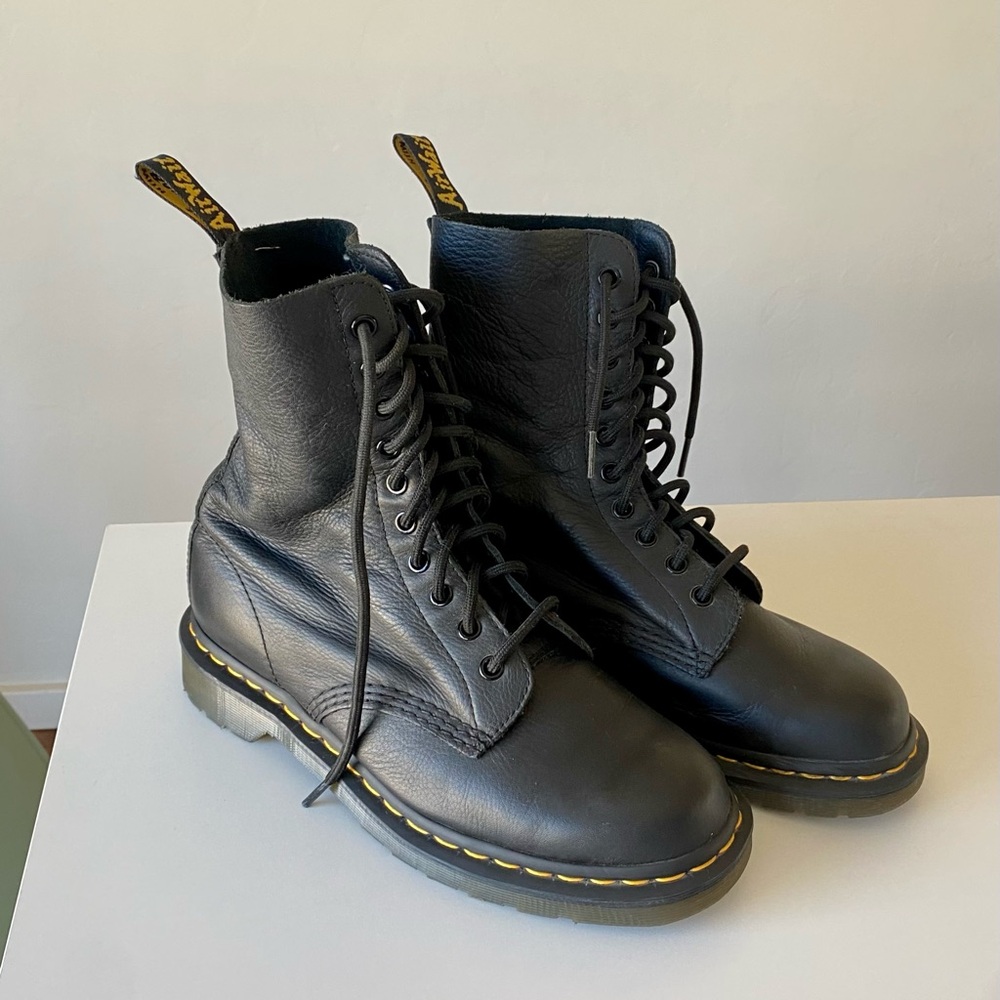 Women’s black Doc Martens 1490 size 9 - Picture 3 of 5
